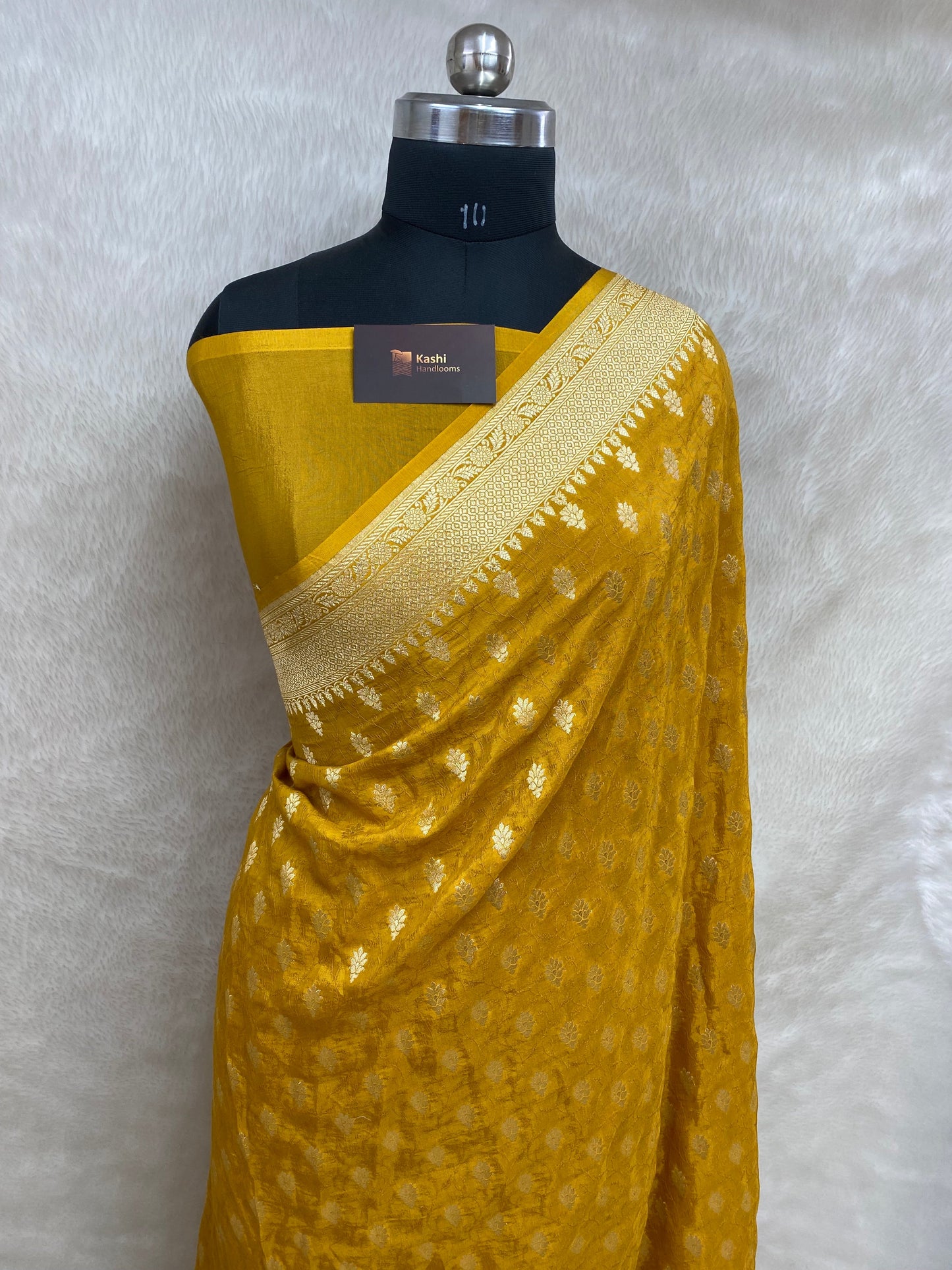 100% pure Viscose Mehendi Function Special Pure Resham Finish Fabric Banarasi Saree